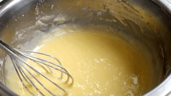 怎样做蛋糕又松又软不塌,做蛋糕蓬松不塌的方法