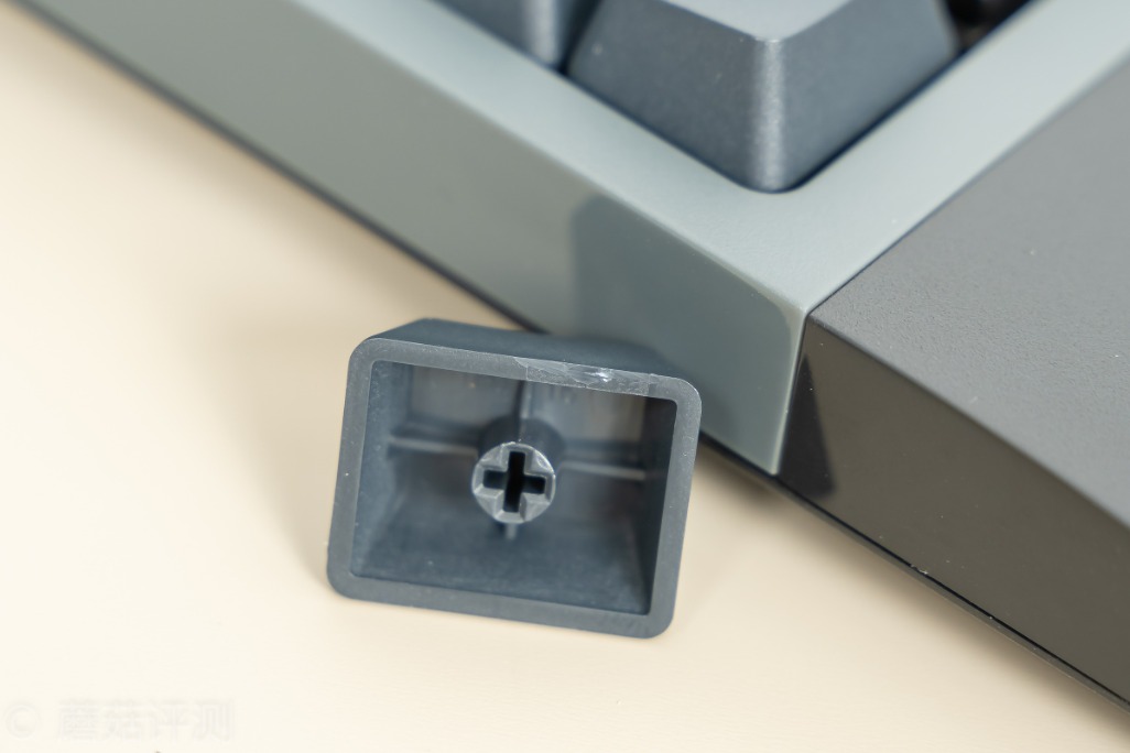 做工细腻手感超好,曜越g821多模电竞机械键盘