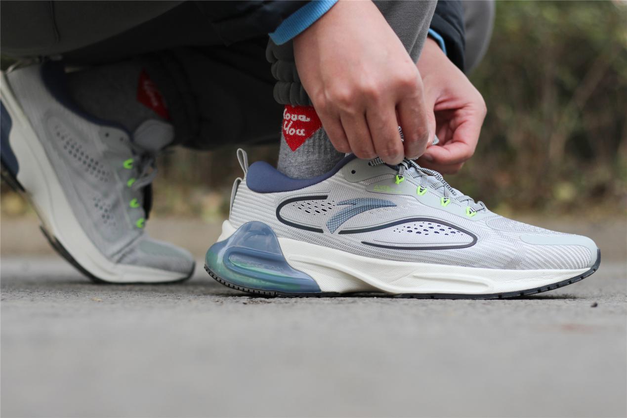 安踏咕咚联名跑鞋,咕咚安踏联名跑鞋评测