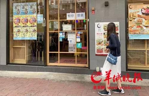 游客国外被骚扰霸气回应,内地游客被刁难讲英文