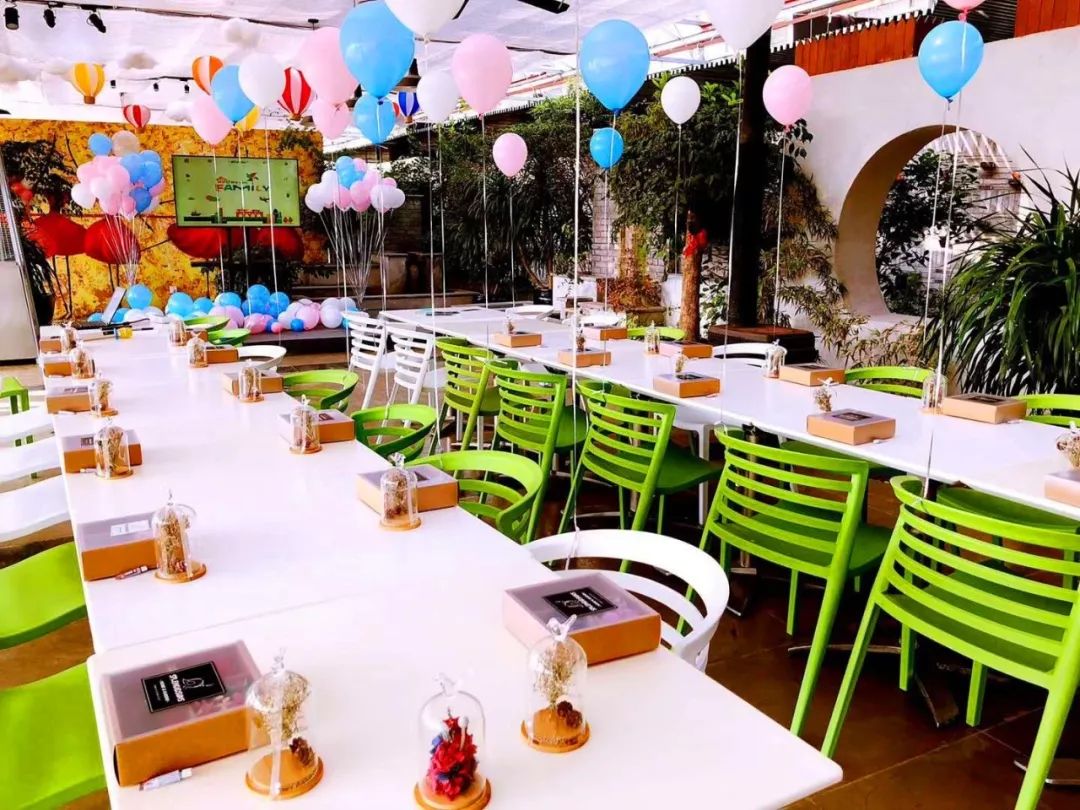 不靠娱乐设施、不接待散客、不主动宣传，这个庄园依然被引爆