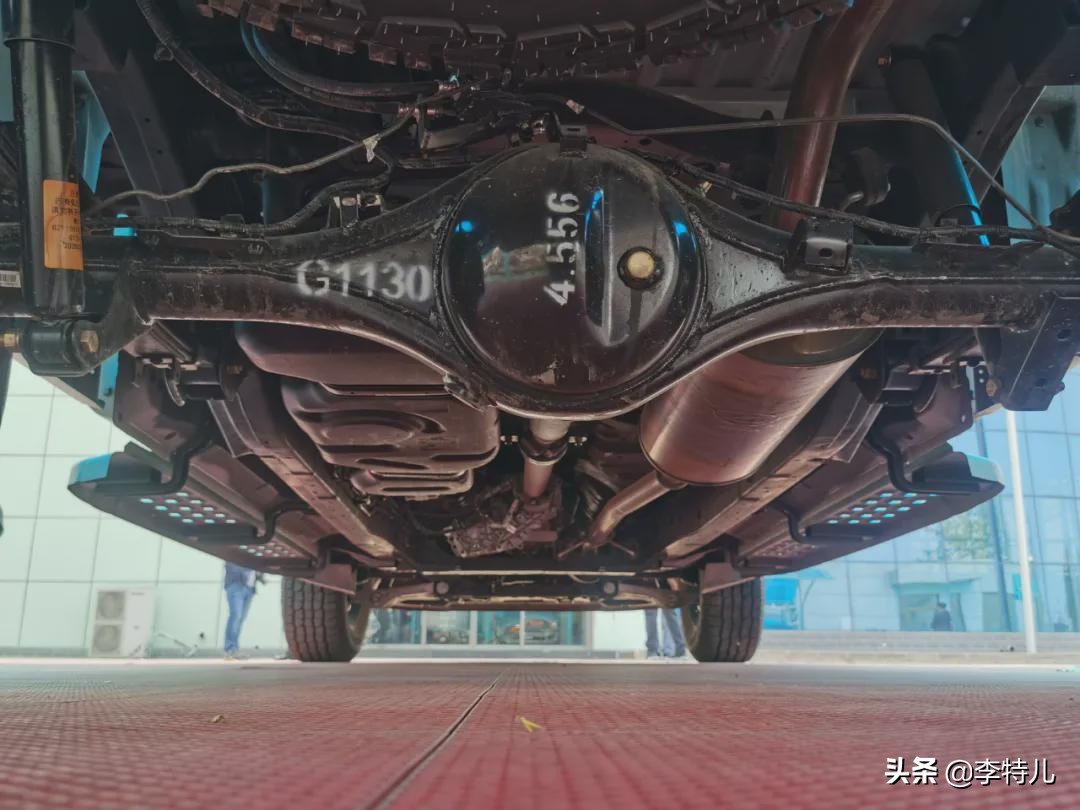 国产最大的皮卡车高2米,国产全尺寸大型皮卡七座