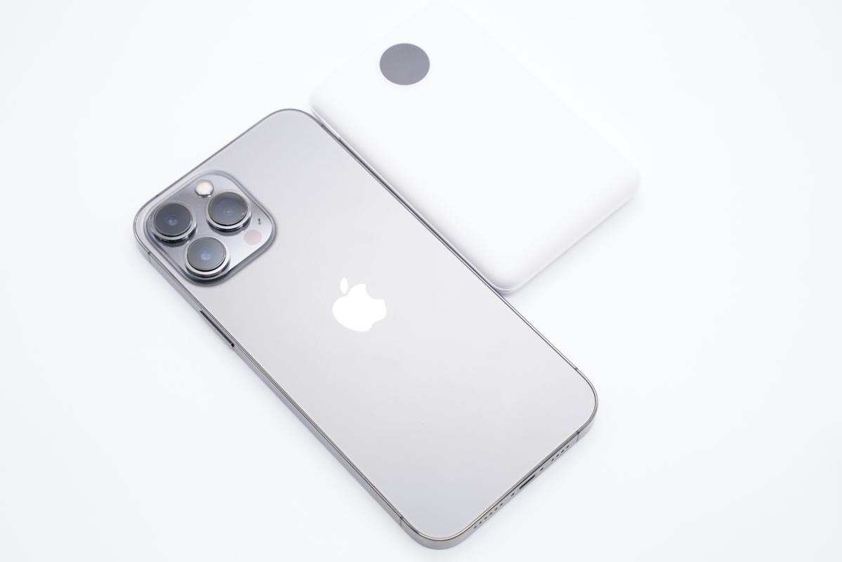 昂达充电宝三线合一快充,支持iphone20w快充充电宝