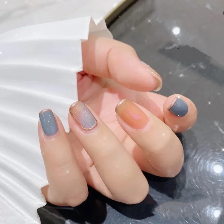 高级感美甲简约大气图片,高级感美甲轻奢款式高清图片