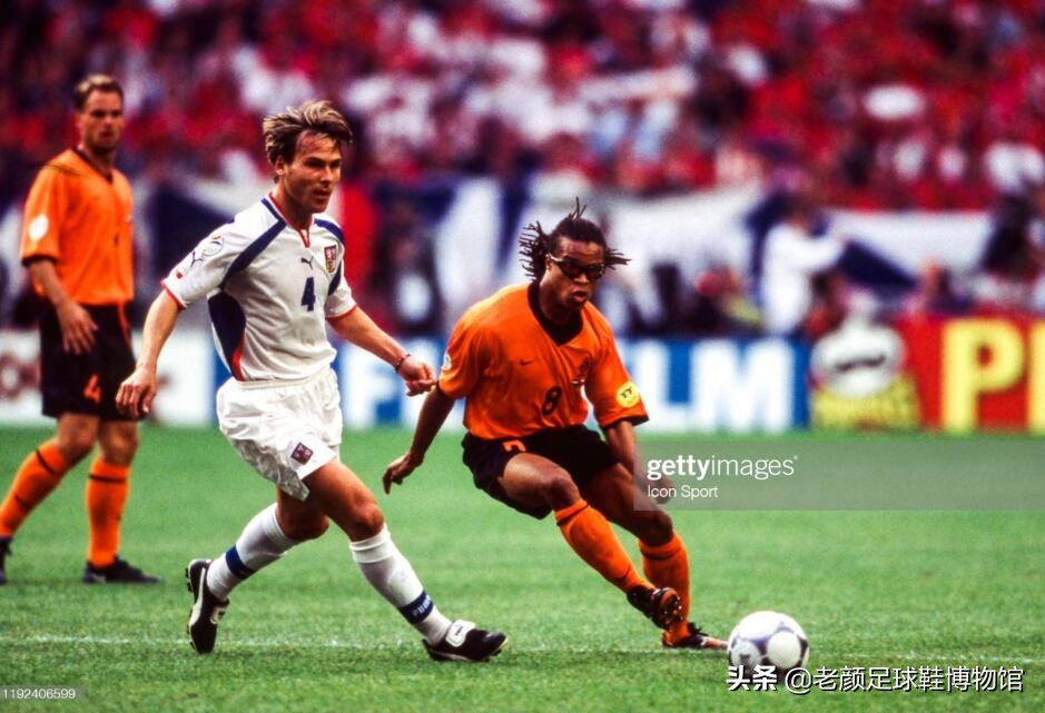 真不比齐达内差，捷克铁人也曾在欧洲优胜者杯决赛天外飞仙制胜