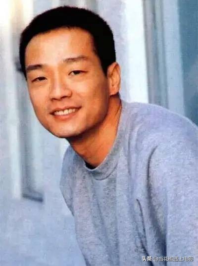 他自甘堕落演抹黑香港警察，“惯犯”王喜的劣迹何止这一桩