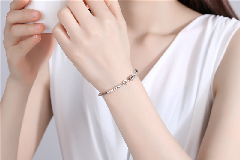 晶莹剔透的手链好看又时尚,低调而不失奢华的手链