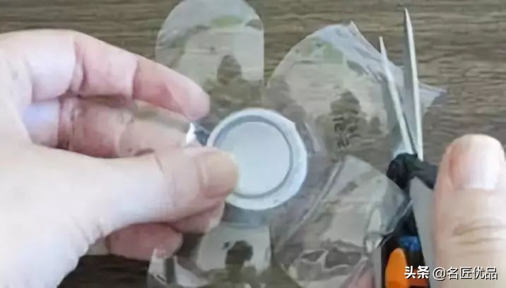 变废为宝矿泉水瓶手工制作机器人,废矿泉水瓶利用手工制作大全图片