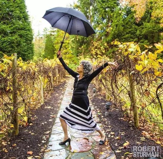 世界最小年龄的瑜伽教练,世界最年长瑜伽老师