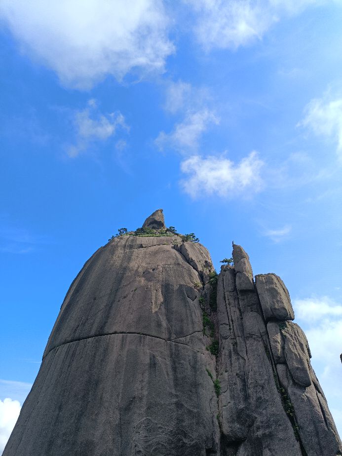 一品黄山天高云淡,天高云淡一品黄山香烟广告原声