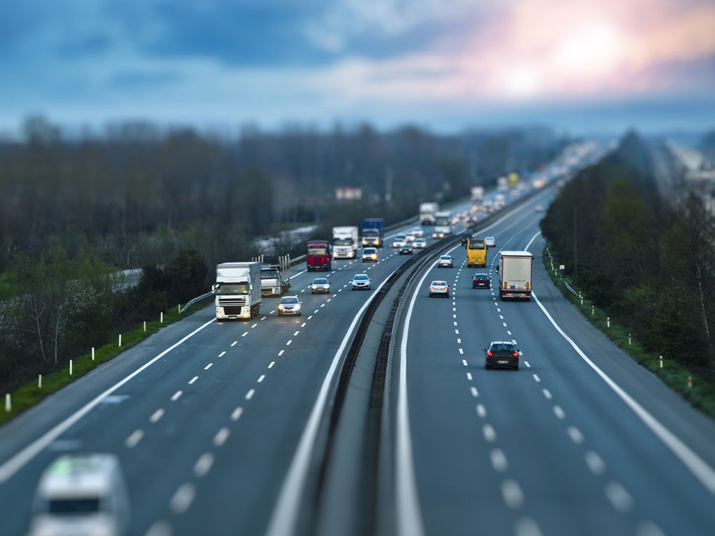 开车发生小刮擦但是没发现,新手开车出现剐蹭正常吗