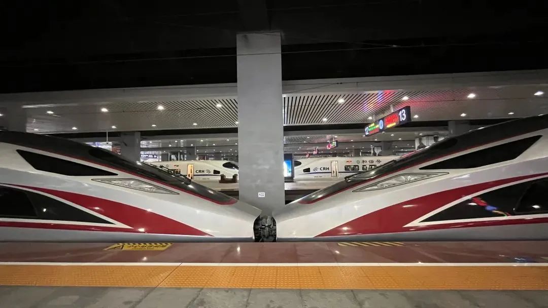 列车长一般在列车哪里,列车长属于什么段