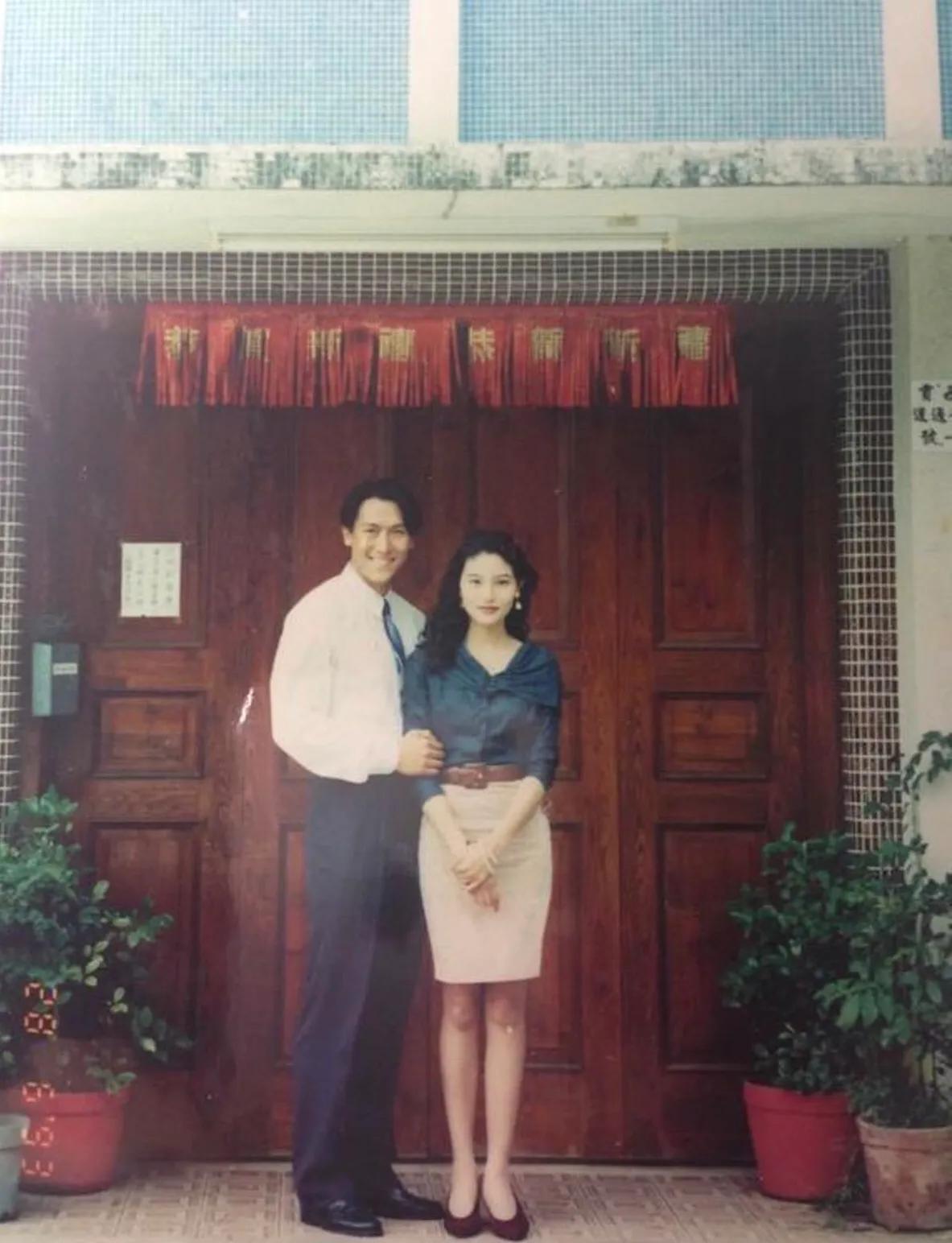 马德钟与妻子同框,马德钟一家三口同框合影