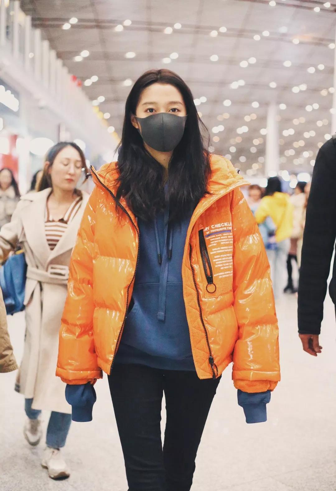 陈慧琳冻到表情失控,陈慧琳参加了什么晚会穿羽绒服