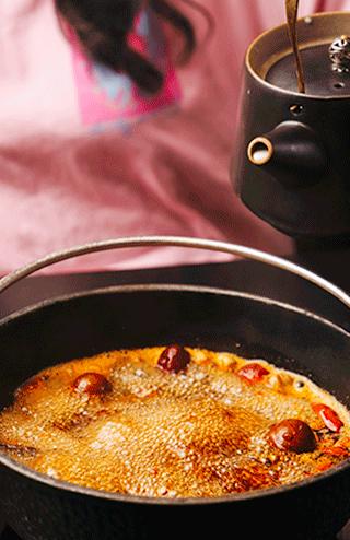 把台式锅物带来魔都，将温暖与美味传递给来到这里的客人