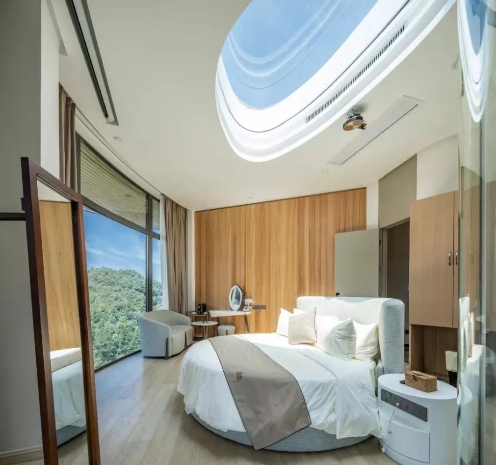 慢综艺之光拒绝剧本测评数十家“顶级”民宿，第一期就是浮云牧场