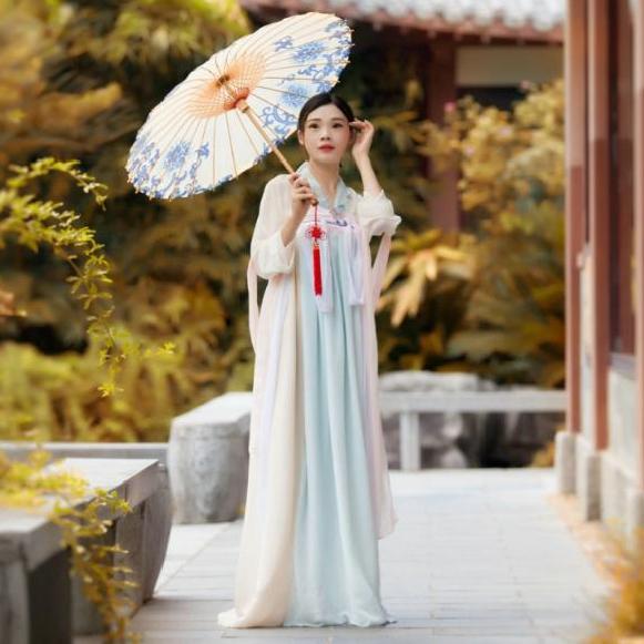 一年四季都适合穿什么样的汉服,春夏秋冬各适合穿什么样的汉服