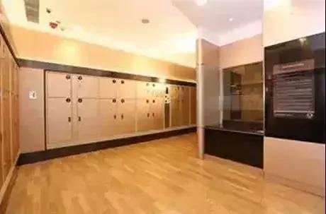 下了飞机运的行李要从哪里拿,下了飞机去哪里取托运的行李