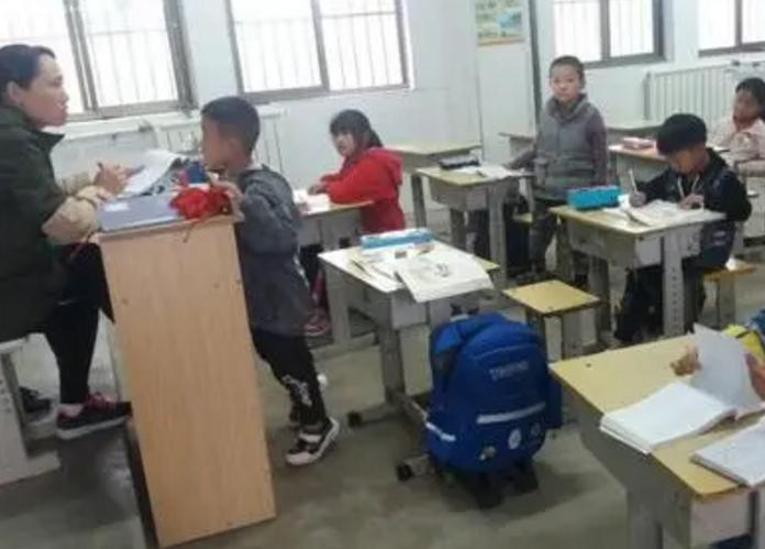 开学季学生奇葩名字,学校学生的奇葩名字