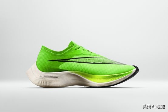 碳板科技跑鞋好处,碳板跑鞋推动力超强跑鞋推荐