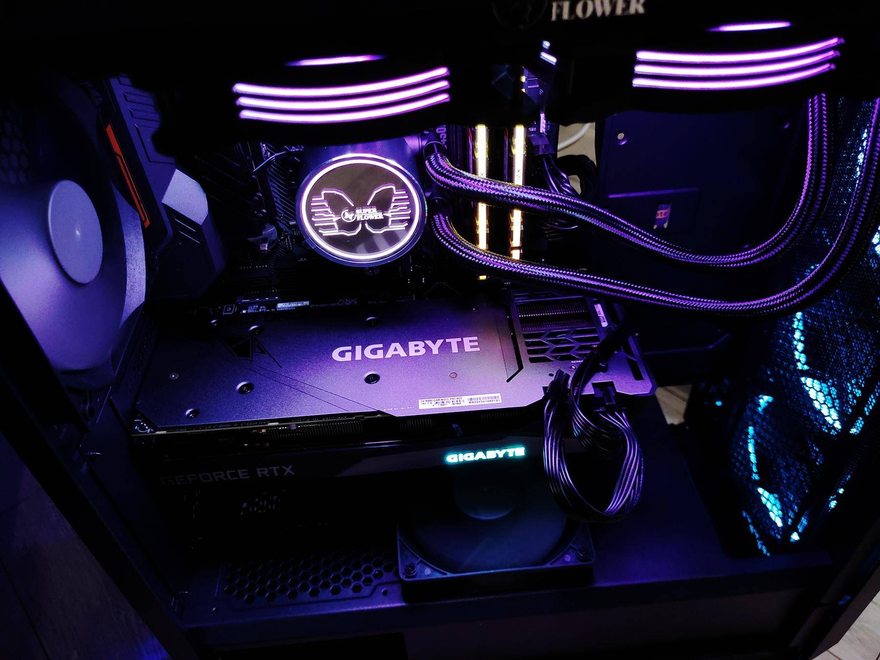 工欲善其事必先利其器，2021年初自媒体创作的专业向桌面配置