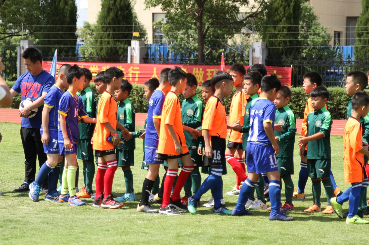 踢足球、学篆刻……绿城U9队闪现袁浦小学