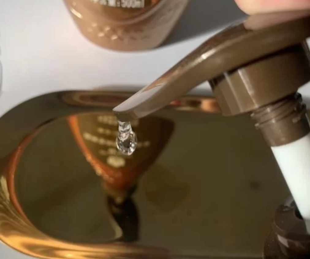 平价柔顺不毛躁不油腻洗发水,粗硬直发质适用洗发水