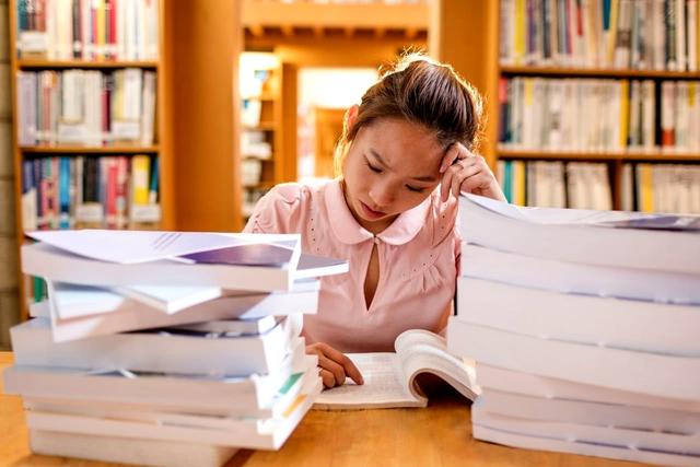 高二学日语可以用英语代替吗,高中英语不好有必要学吗