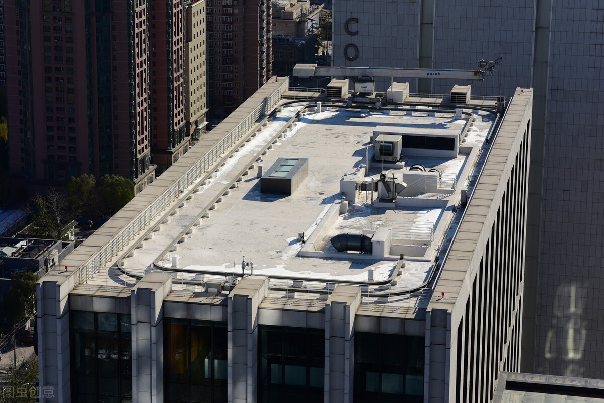 顶楼跟顶楼到底买哪个好,买顶楼房子有什么优缺点