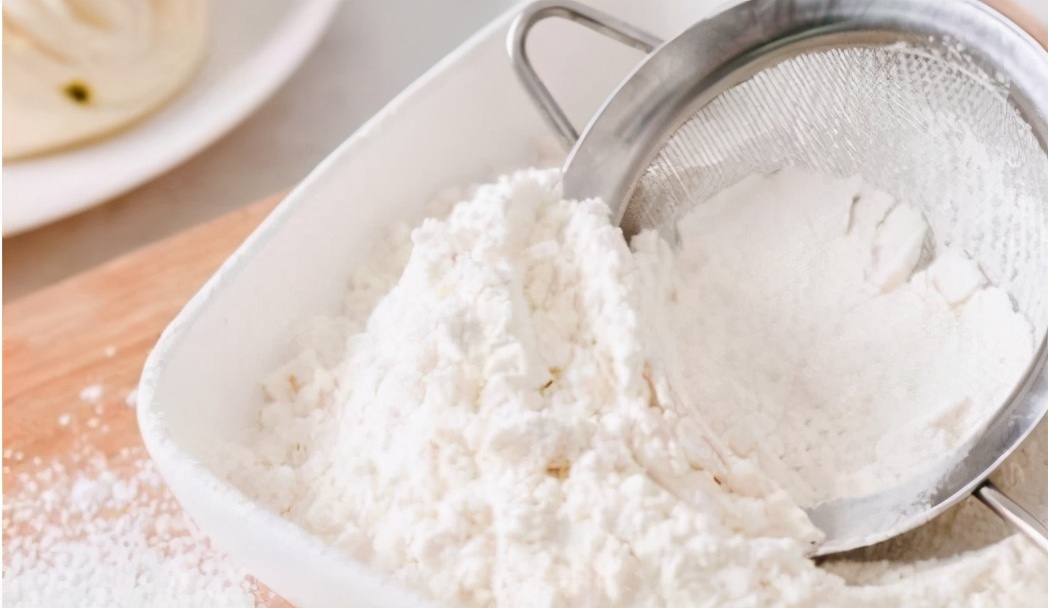 为什么天气热面粉有虫,如果面粉里有虫子该怎么解决