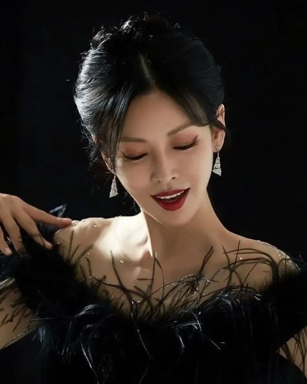 顶楼里的高级珠宝,顶楼顶级名媛