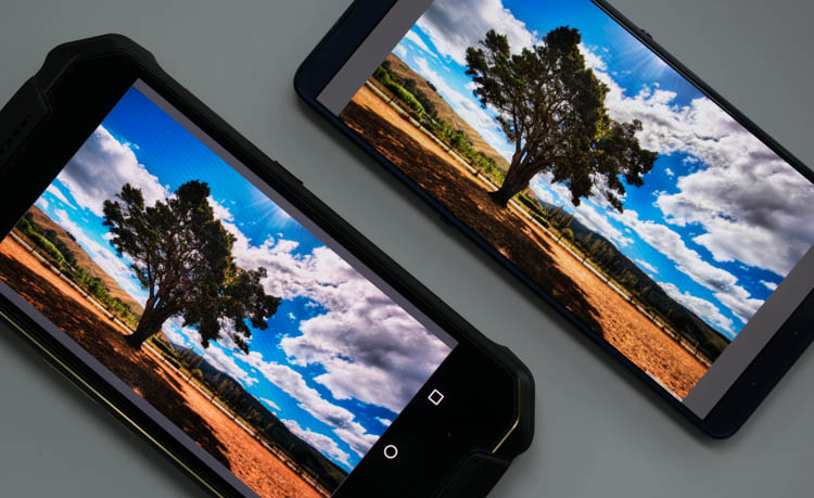 手机掉水里当场拿起来,手机掉入水中还可以正常使用