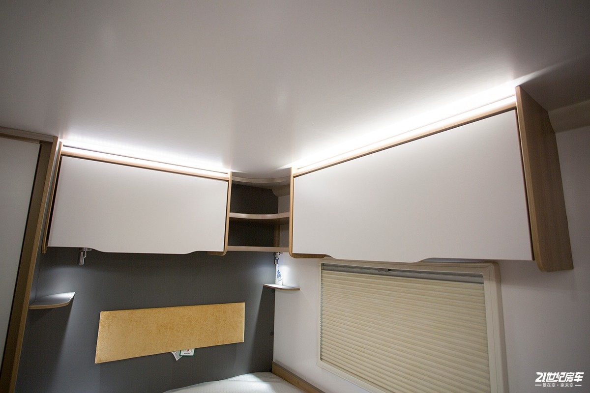 英国百丽d4,发现4拖挂式房车