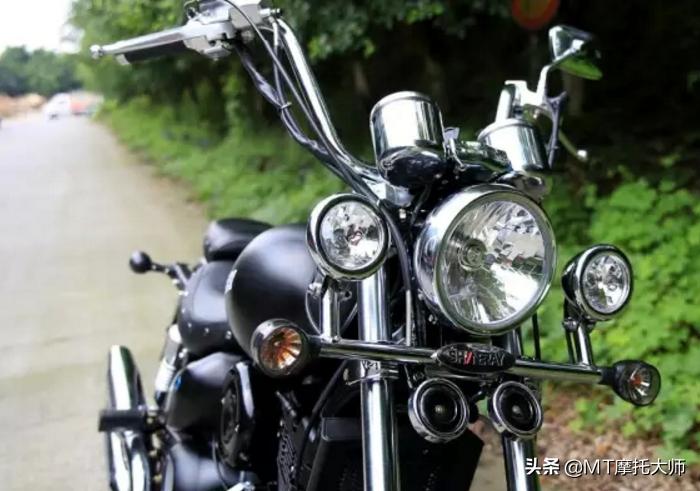 售价10800元,公路旅行自由舰,232cc引擎+油耗2.6L,续航500km!