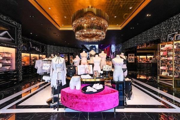 维密新任CEO临危受命  内衣神话成了男性审美的傀儡