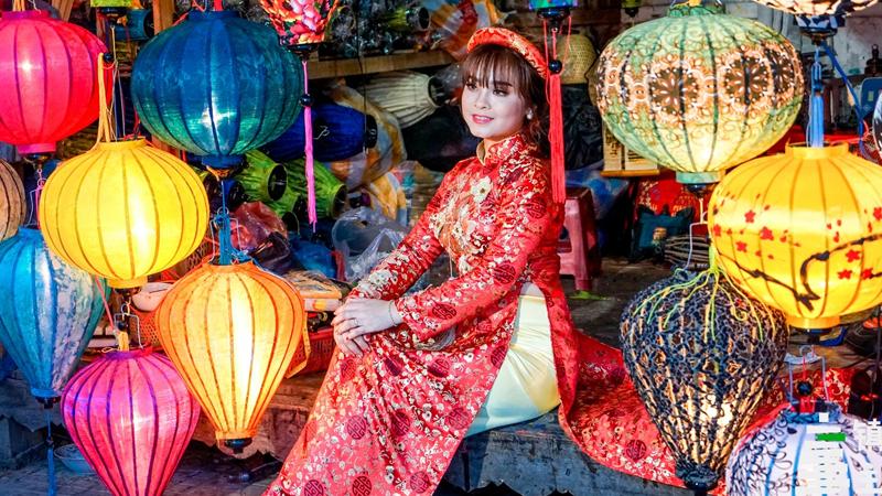 越南男子为何戴绿色帽子？女性朋友很喜欢，值得嫁给他