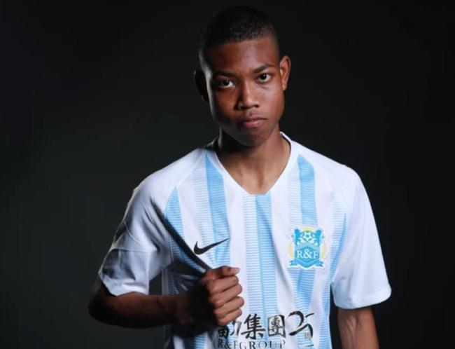 16岁少年打破世界纪录100米,中国短跑15岁跑进十秒的人