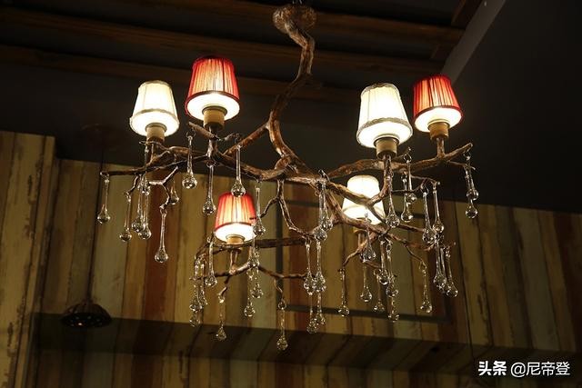 新房装修灯具网上买靠谱吗,灯具是网购还是实体店合适呀