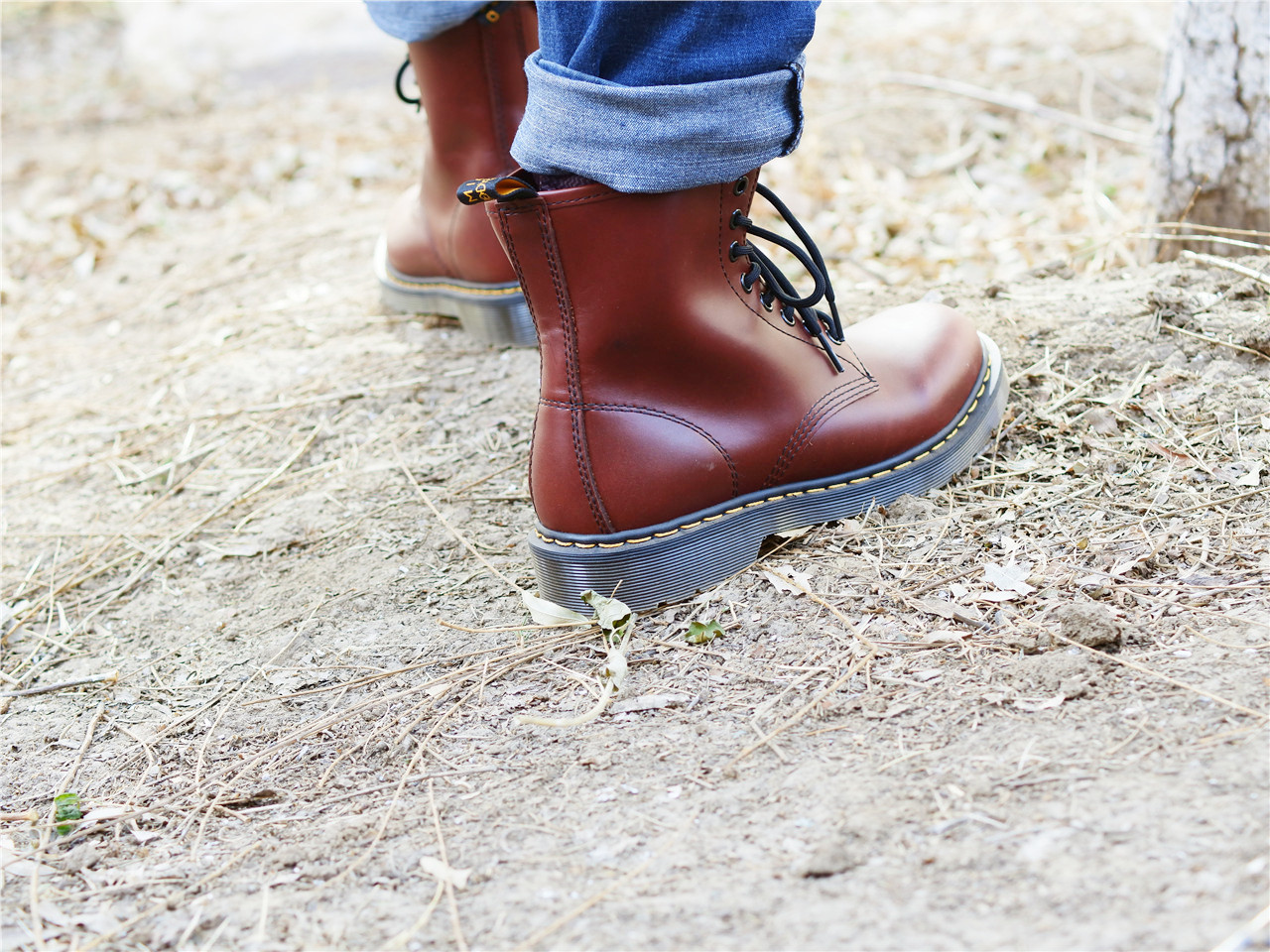 冬季马丁靴酷帅穿搭,新款口袋马丁靴简单大气舒适百搭