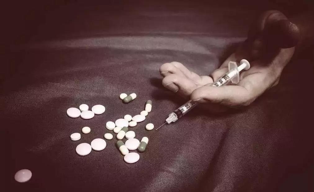 帮朋友买东西被判刑怎么处理,大学生卖东西被刑拘