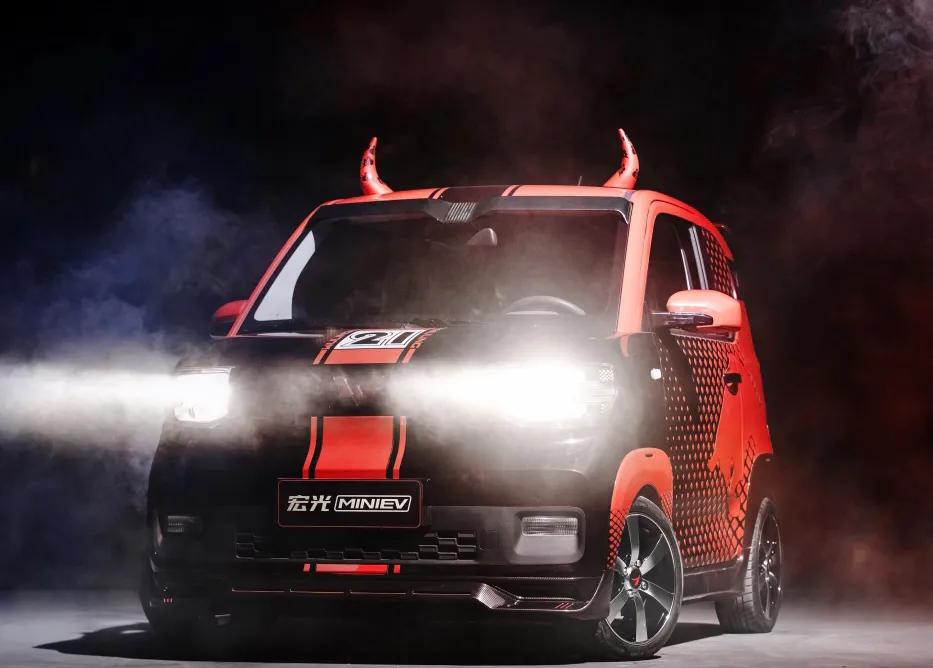 五菱宏光miniev推荐轻松款什么颜色,推荐五菱宏光miniev2022款