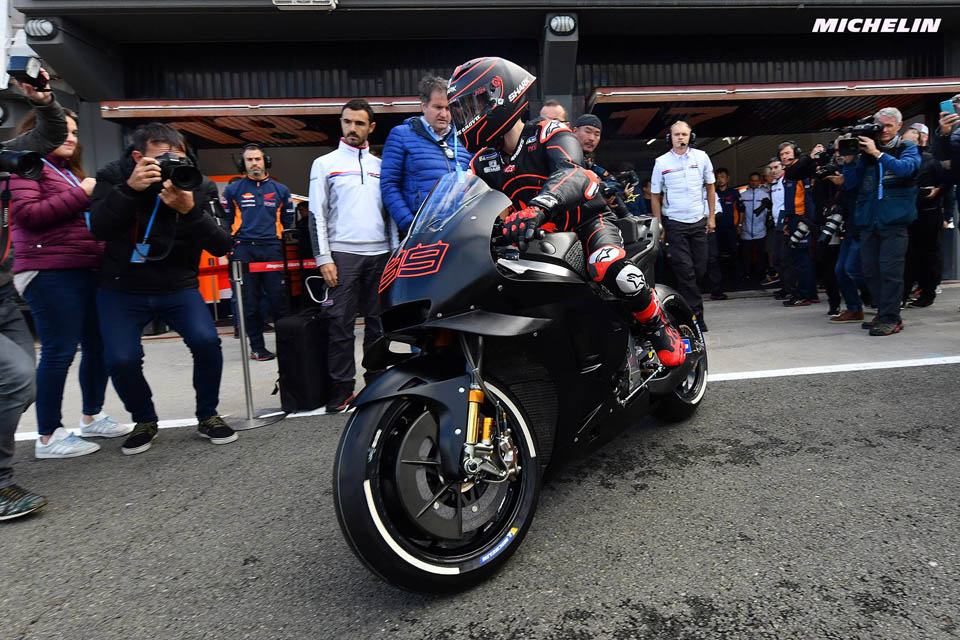 洛伦佐2019本田,2022本田rc213v战车静态欣赏