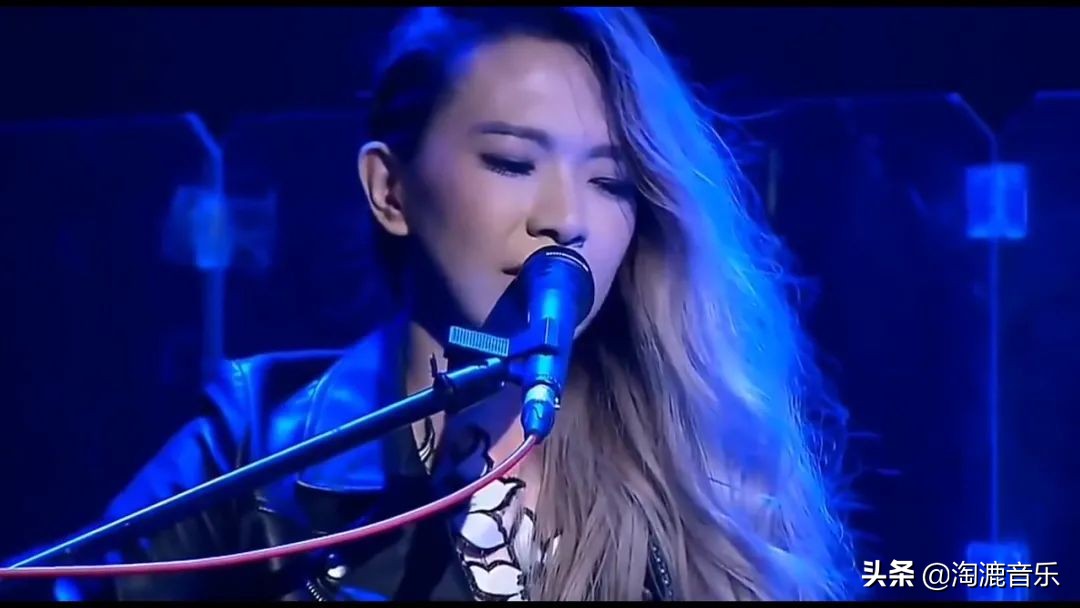 一夜痛失50万粉丝，因房租放弃生命，出道即巅峰的她为何沦落至此