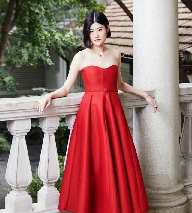 任正非小女儿出道,任正非的小女儿简介