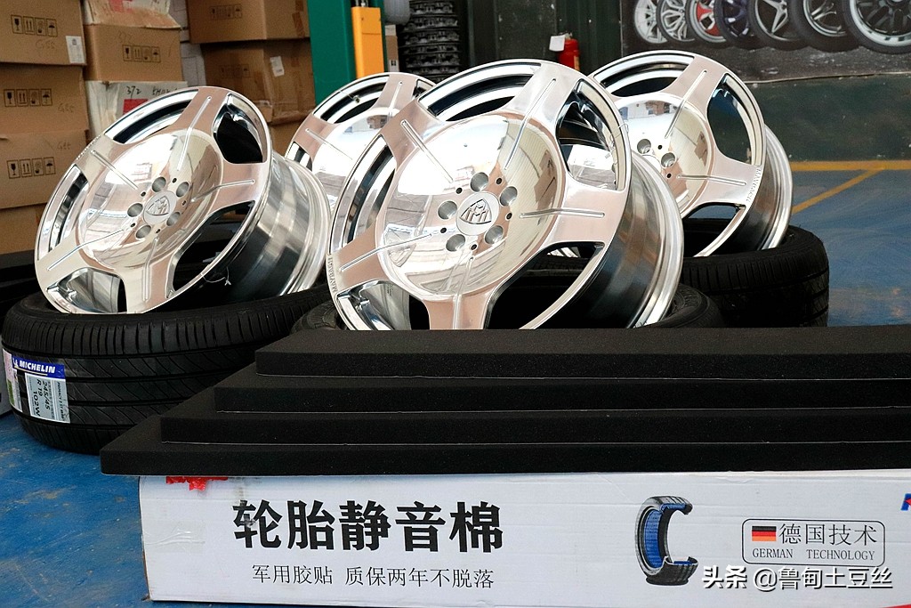 奔驰威霆轮胎升级,威霆升级轮毂案例