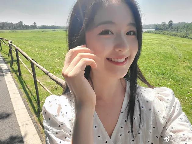 女高中生颜值天花板校服,2019最漂亮的校服校花