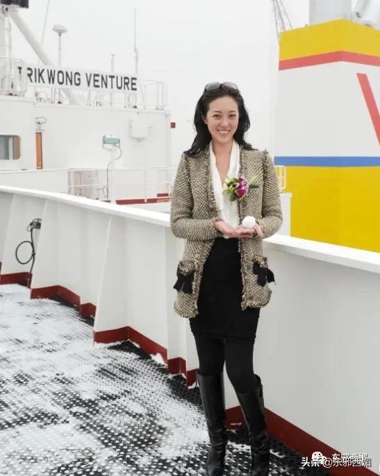 鍗冧嚎璞棬瀛欏コ,鍗冧嚎璞棬瀛欏コ鍚堥泦