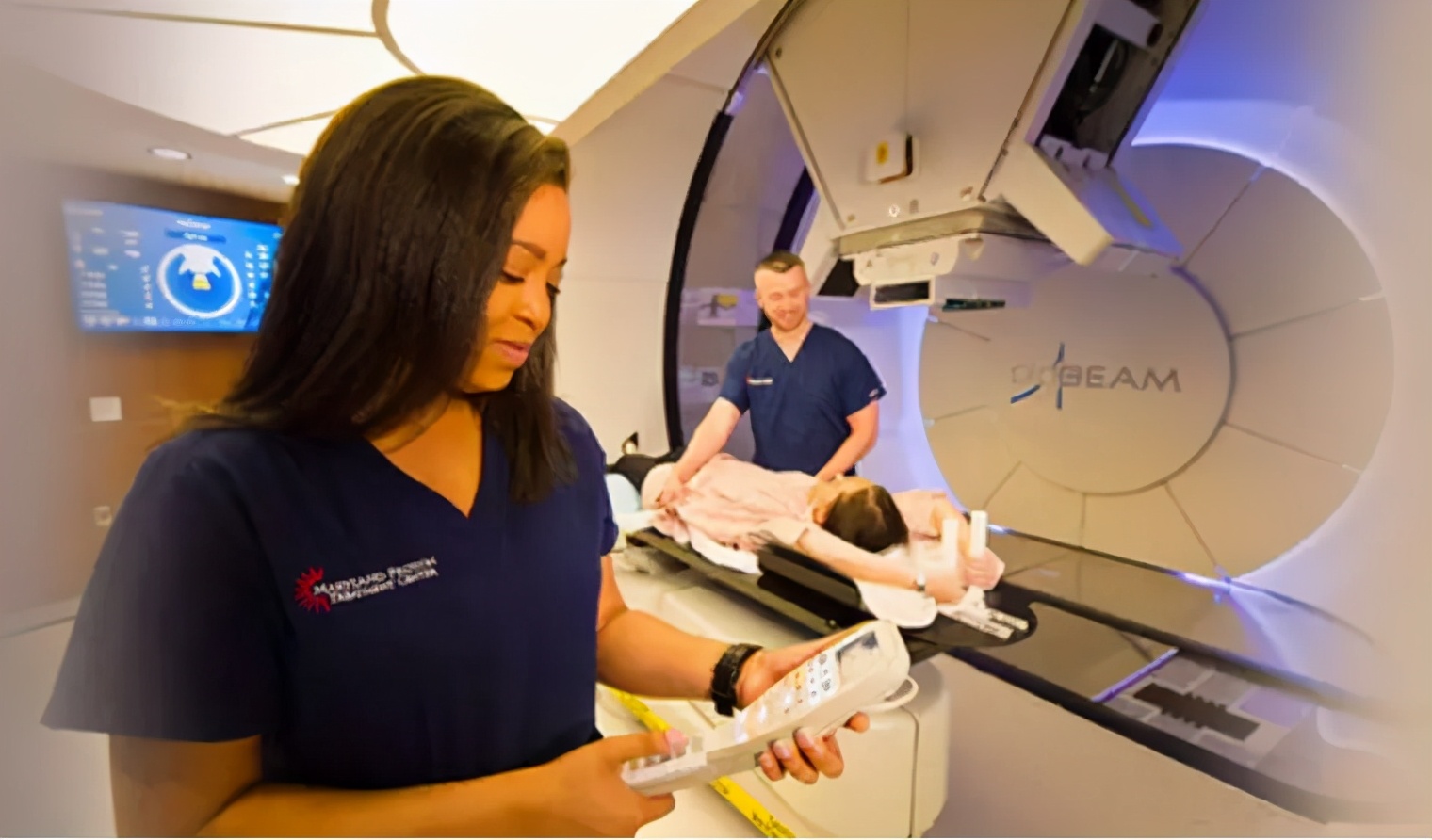 讲座+在线咨询｜肿瘤专家全面揭秘：肺癌质子治疗的优势与适应症