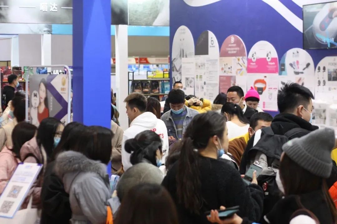 铲屎官实力,铲屎官挣钱不容易