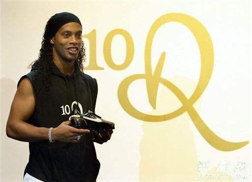 工欲善其事必先利其器硬笔行书,nike公认脚感最好的足球鞋